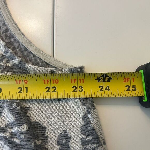 Akemi + Kin Gray Embroidered Sleeveless Mixed Media Blouse Gray Women's Size XL - Picture 8 of 10